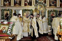 Вечернее богослужение с чтением Акафиста Пресвятой Богородице нараспев