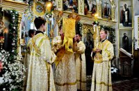 Вечернее богослужение с чтением Акафиста Пресвятой Богородице нараспев