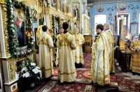 Вечернее богослужение с чтением Акафиста Пресвятой Богородице нараспев