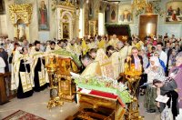 Вечернее богослужение с чтением Акафиста Пресвятой Богородице нараспев