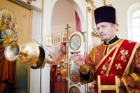 Божественная литургия в день памяти святых Царственных Стростотерпцев и всех исповедников русских Божественная литургия в день памяти святых Царственных Стростотерпцев и всех исповедников русских