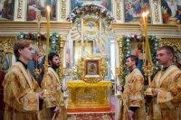 Епископ Стефан возглавил вечернее богослужение с пением акафиста Пресвятой Богородице