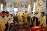 Епископ Стефан возглавил вечернее богослужение с пением акафиста Пресвятой Богородице