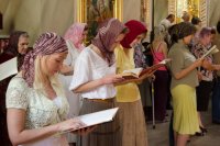 Епископ Стефан возглавил вечернее богослужение с пением акафиста Пресвятой Богородице