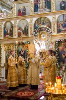 Епископ Стефан возглавил вечернее богослужение с пением акафиста Пресвятой Богородице