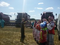 Священнослужители Гомельской епархии принимают участие в открытии уборочного сезона