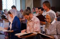 Вечернее богослужение в Свято-Петро-Павловском кафедральном соборе города Гомеля