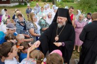 Преосвященнейший Стефан освятил источник вблизи д.Залесье, Чечерского района. Преосвященнейший Стефан освятил источник вблизи д.Залесье, Чечерского района.