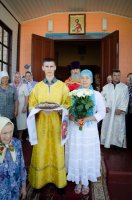 Преосвященнейший Стефан возглавил Божественную литургию в храме святого благоверного князя Александра Невского в д.Нивки.