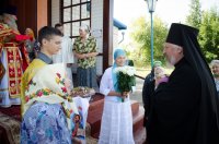 Преосвященнейший Стефан возглавил Божественную литургию в храме святого благоверного князя Александра Невского в д.Нивки.