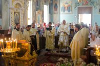 Преосвященнейший Стефан возглавил вечернее богослужение с чтением Акафиста Пресвятой Владычицы нашей Богородицы нараспев в Свято-Петро-Павловском кафедральном соборе города Гомеля.