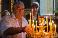 Преосвященнейший Стефан возглавил вечернее богослужение с чтением Акафиста Пресвятой Владычицы нашей Богородицы нараспев в Свято-Петро-Павловском кафедральном соборе города Гомеля.