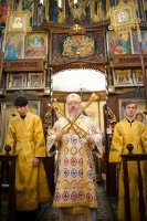 Преосвященнейший Стефан возглавил божественную литургию в храме в честь святого благоверного князя Александра Невского г.Рогачев.