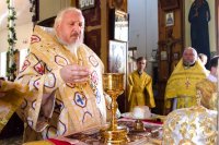 Преосвященнейший Стефан возглавил божественную литургию в храме в честь святого благоверного князя Александра Невского г.Рогачев.