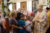 Преосвященнейший Стефан возглавил божественную литургию в храме в честь святого благоверного князя Александра Невского г.Рогачев.