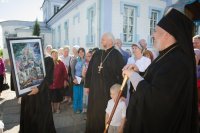 Преосвященнейший Стефан возглавил божественную литургию в храме в честь святого благоверного князя Александра Невского г.Рогачев.