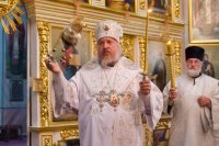 Вечернее богослужение в Свято-Петро-Павловском кафедральном соборе города Гомеля