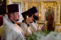 Вечернее богослужение в Свято-Петро-Павловском кафедральном соборе города Гомеля