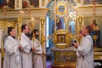 Вечернее богослужение с чтением Акафиста Пресвятой Богородице нараспев