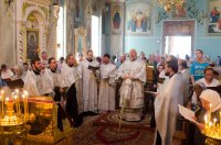 Вечернее богослужение с чтением Акафиста Пресвятой Богородице нараспев