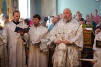 Вечернее богослужение с чтением Акафиста Пресвятой Богородице нараспев