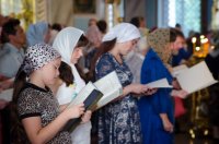 Вечернее богослужение с чтением Акафиста Пресвятой Богородице нараспев