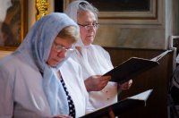 Вечернее богослужение с чтением Акафиста Пресвятой Богородице нараспев