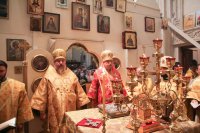 Преосвященнейший Стефан совершил Божественную литургию и принял участие в "Амвросиевских чтениях" Преосвященнейший Стефан совершил Божественную литургию и принял участие в "Амвросиевских чтениях"