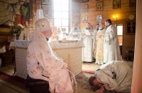 Божественная литургия в день воспоминания чуда Архистратига Михаила, бывшего в Хонех Божественная литургия в день воспоминания чуда Архистратига Михаила, бывшего в Хонех