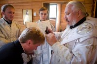 Божественная литургия в день воспоминания чуда Архистратига Михаила, бывшего в Хонех Божественная литургия в день воспоминания чуда Архистратига Михаила, бывшего в Хонех