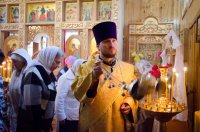 Преосвященнейший Стефан возглавил Божественную литургию в храме иконы Божией Матери "Тихвинская" д. Ченки. Преосвященнейший Стефан возглавил Божественную литургию в храме иконы Божией Матери "Тихвинская" д. Ченки.