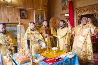 Преосвященнейший Стефан возглавил Божественную литургию в храме иконы Божией Матери "Тихвинская" д. Ченки. Преосвященнейший Стефан возглавил Божественную литургию в храме иконы Божией Матери "Тихвинская" д. Ченки.