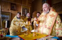 Преосвященнейший Стефан возглавил Божественную литургию в храме иконы Божией Матери "Тихвинская" д. Ченки. Преосвященнейший Стефан возглавил Божественную литургию в храме иконы Божией Матери "Тихвинская" д. Ченки.