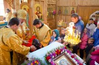 Преосвященнейший Стефан возглавил Божественную литургию в храме иконы Божией Матери "Тихвинская" д. Ченки. Преосвященнейший Стефан возглавил Божественную литургию в храме иконы Божией Матери "Тихвинская" д. Ченки.