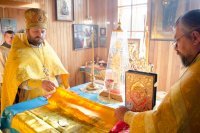 Преосвященнейший Стефан возглавил Божественную литургию в храме иконы Божией Матери "Тихвинская" д. Ченки. Преосвященнейший Стефан возглавил Божественную литургию в храме иконы Божией Матери "Тихвинская" д. Ченки.