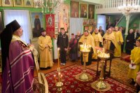 Вечернее богослужение с пением акафиста Пресвятой Богородице в храме святителя Василия Великого г.Жлобина