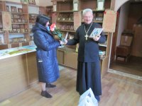 В храме Иверской иконы Божией Матери поздравили многодетных матерей с днем матери