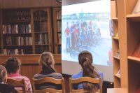 В Буда-Кошелевской центральной районной библиотеке состоялась встреча духовенства Гомельской епархии и приходских координаторов с молодежью