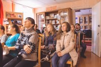 В Буда-Кошелевской центральной районной библиотеке состоялась встреча духовенства Гомельской епархии и приходских координаторов с молодежью