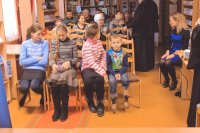 В Буда-Кошелевской центральной районной библиотеке состоялась встреча духовенства Гомельской епархии и приходских координаторов с молодежью