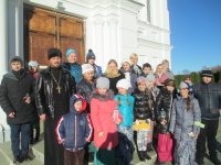 Школьники г. Довска совершили паломническую поездку в Спасо-Ефросиньевский женский монастырь г. Полоцк