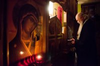 Всенощное бдение в канун праздника иконы Божией Матери "Всех скорбящих Радость"