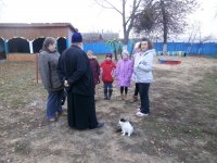 Благочинный Буда-Кошелевского округа протоиерей Сергей Пешко посетил Буда-Кошелевский государственный социально-педагогический центр
