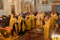 Вечернее богослужение с чтением акафиста Пресвятой Владычице нашей Богородице