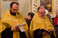 Вечернее богослужение с чтением акафиста Пресвятой Владычице нашей Богородице