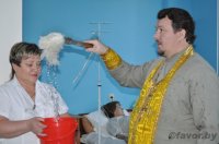 Клирики храма Преображения Господня г. Гомеля  совершили чин освящения 4 отделения Учреждения Здравоохранения Гомельская областная инфекционная клиническая больница