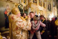 Вечернее богослужение с чтением акафиста Пресвятой Богородице нараспев