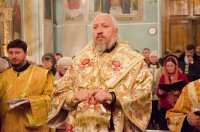 Вечернее богослужение с чтением акафиста Пресвятой Богородице нараспев