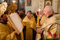 Вечернее богослужение с чтением акафиста Пресвятой Владычице нашей Богородице Вечернее богослужение с чтением акафиста Пресвятой Владычице нашей Богородице