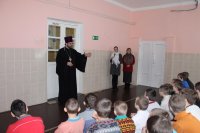 Священнослужитель поздравил с Рождеством пациентов Гомельской областной клинической психиатрической больницы